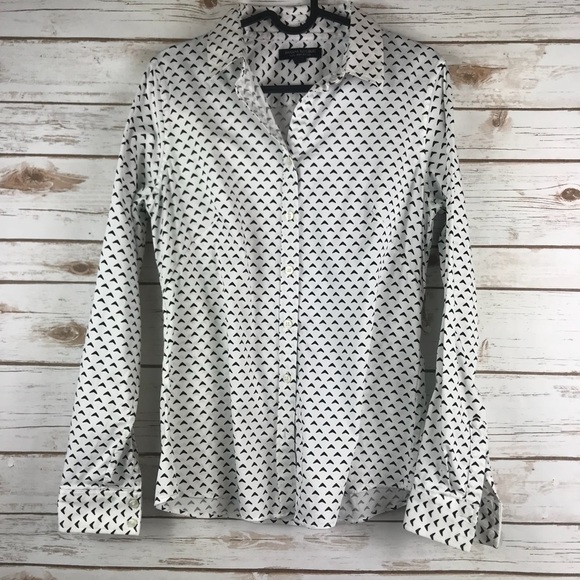 Banana Republic Tops - Banana Republic long sleeve button down shirt (C3)